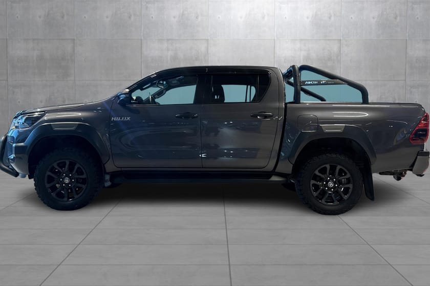 Bilde 2 av Toyota Hilux Dobbelcab SR+ Invinsible X. D-Cab. 204hk. Servicehistorikk.
