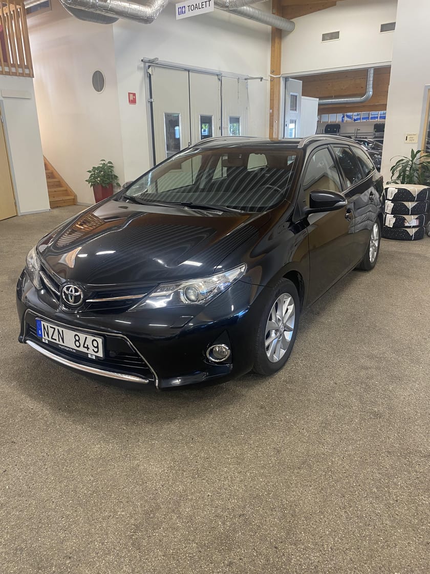 Bild 1 av Toyota Auris Touring Sports 2.0 D-4D DPF T