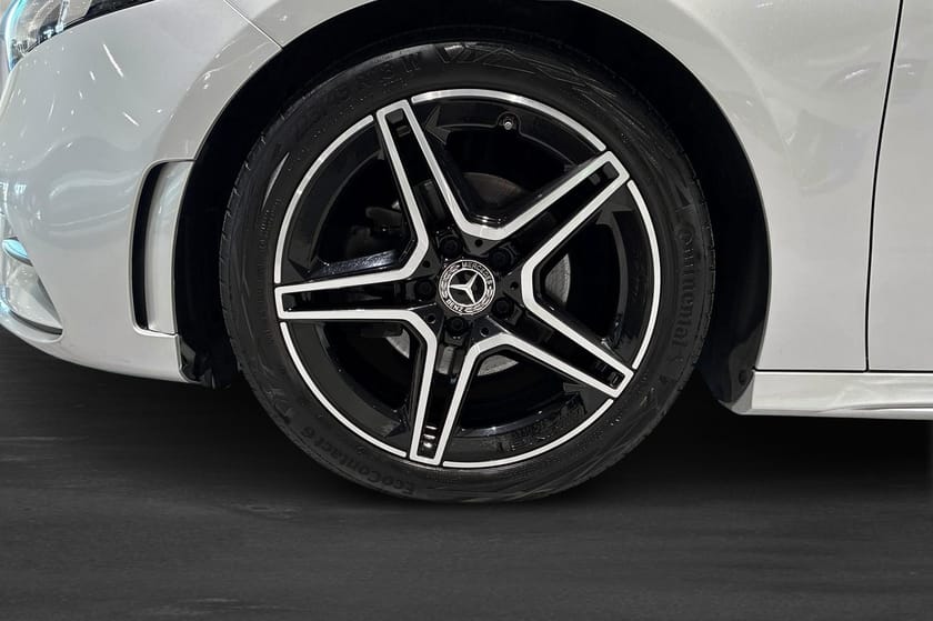 Bild 5 av Mercedes-Benz A 180 AMG Line 1 ägare Backkamera
