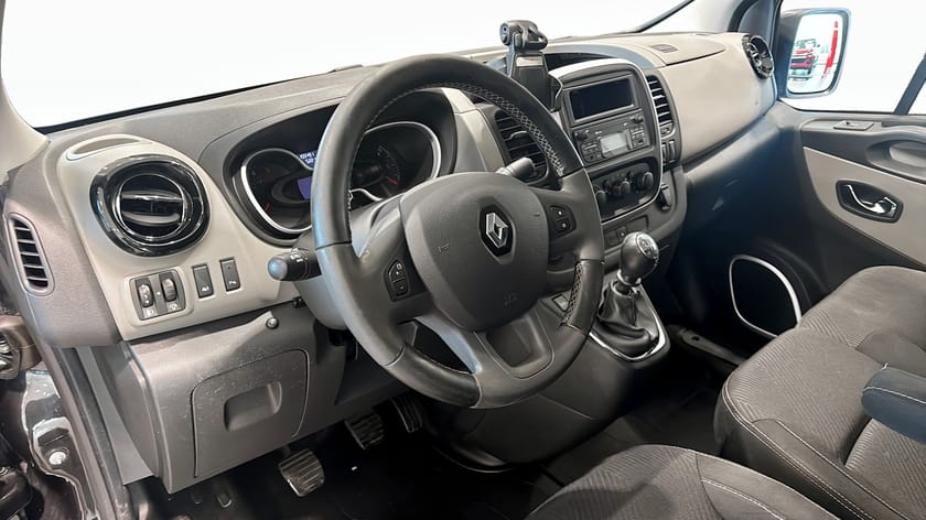 Bild 4 av Renault Trafic Skåpbil 125hk Fjärr.värmare/Fullservad/V-hjul