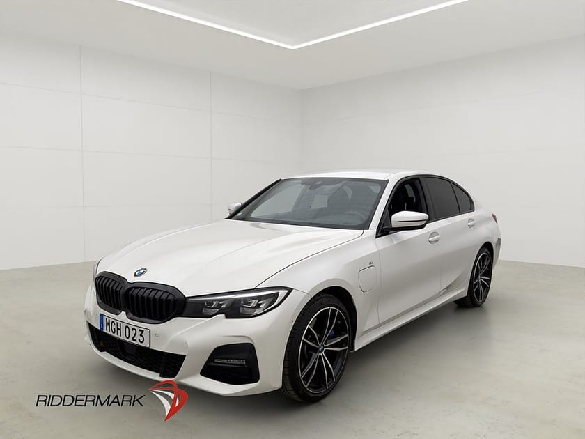 Bild 3 av BMW 330e xDrive Sedan M-Sport Navi Kamera Drag Adapt Carplay