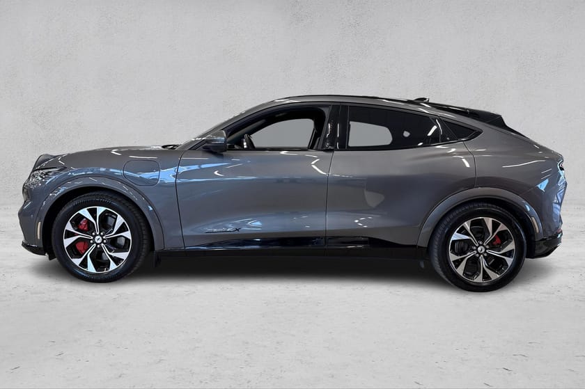 Bilde 2 av Ford Mustang Mach-E Long Range AWD First Edition LR / Pano / Teknopakke / B&O / Krok