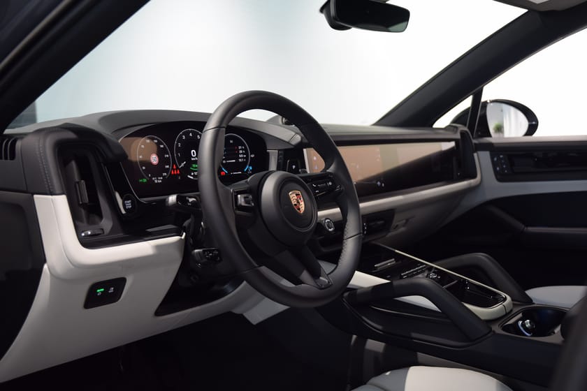 Bild 3 av Porsche Cayenne E-Hybrid Coupé Black Edition