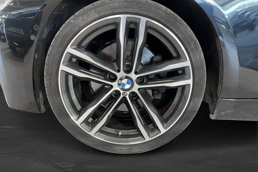 Bild 5 av BMW 330i xDrive Sedan M Sport Head up H/K Taklucka B-kam