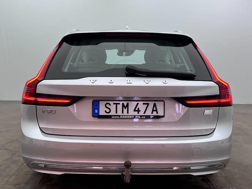 Bild 5 av Volvo V90 Recharge T6 AWD Momentum B-kamera Drag Rattvärme
