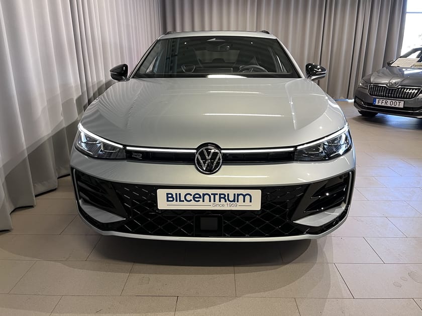 Bild 2 av Volkswagen Passat Variant eHybrid SWE Edition 272hk DSG R-LINE