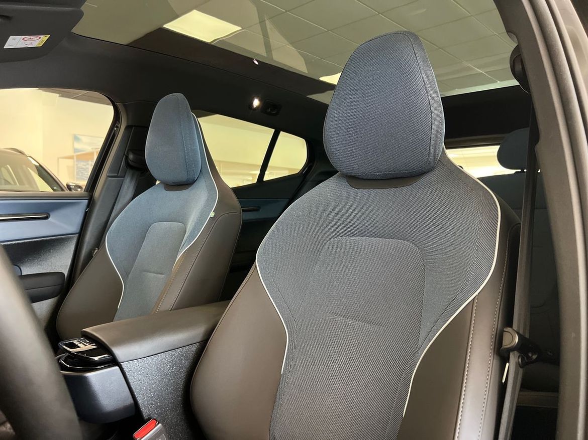 Volvo EX30 2025 - miniatyr 10