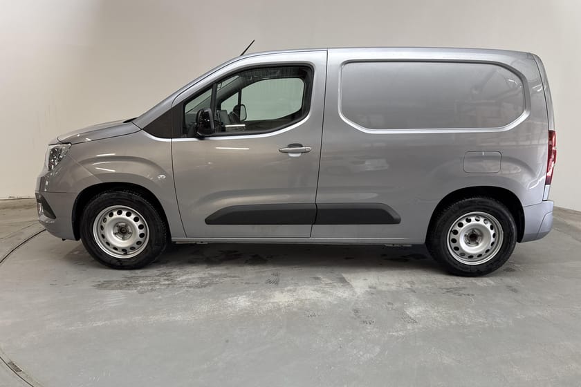 Bild 2 av Opel Combo-e Cargo 50kWh Skåp (136hk) Dragkrok