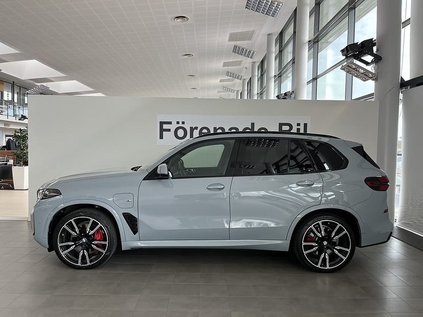 Bild 3 av BMW X5 xDrive50e M Sport Pro Innovation Panorama H/K Drag