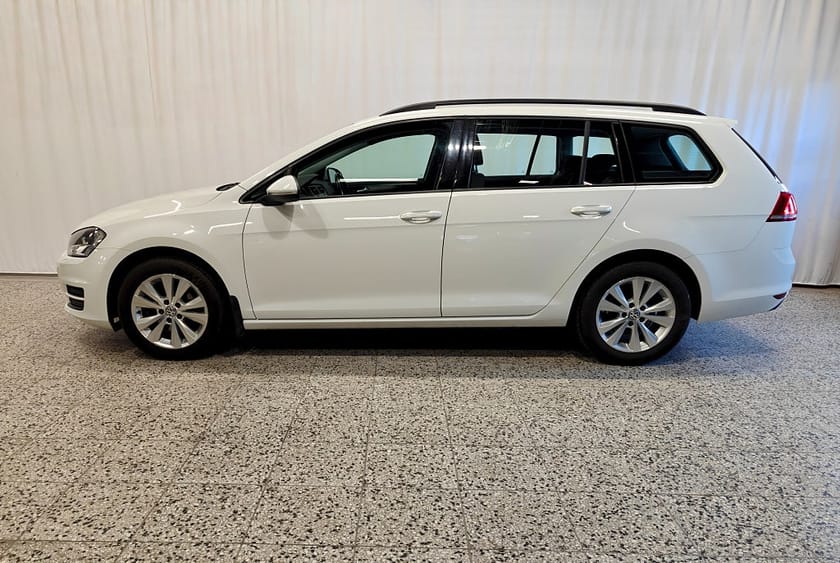 Bild 2 av Volkswagen Golf Sportscombi 1.2 TSI BMT Manuell, 105hk, Vinterhjul