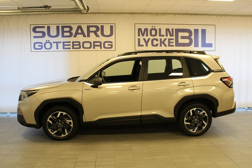 Bild 3 av Subaru Forester e-Boxer 2.0i Adventure *Dragkrok & vinterhjul ingår*