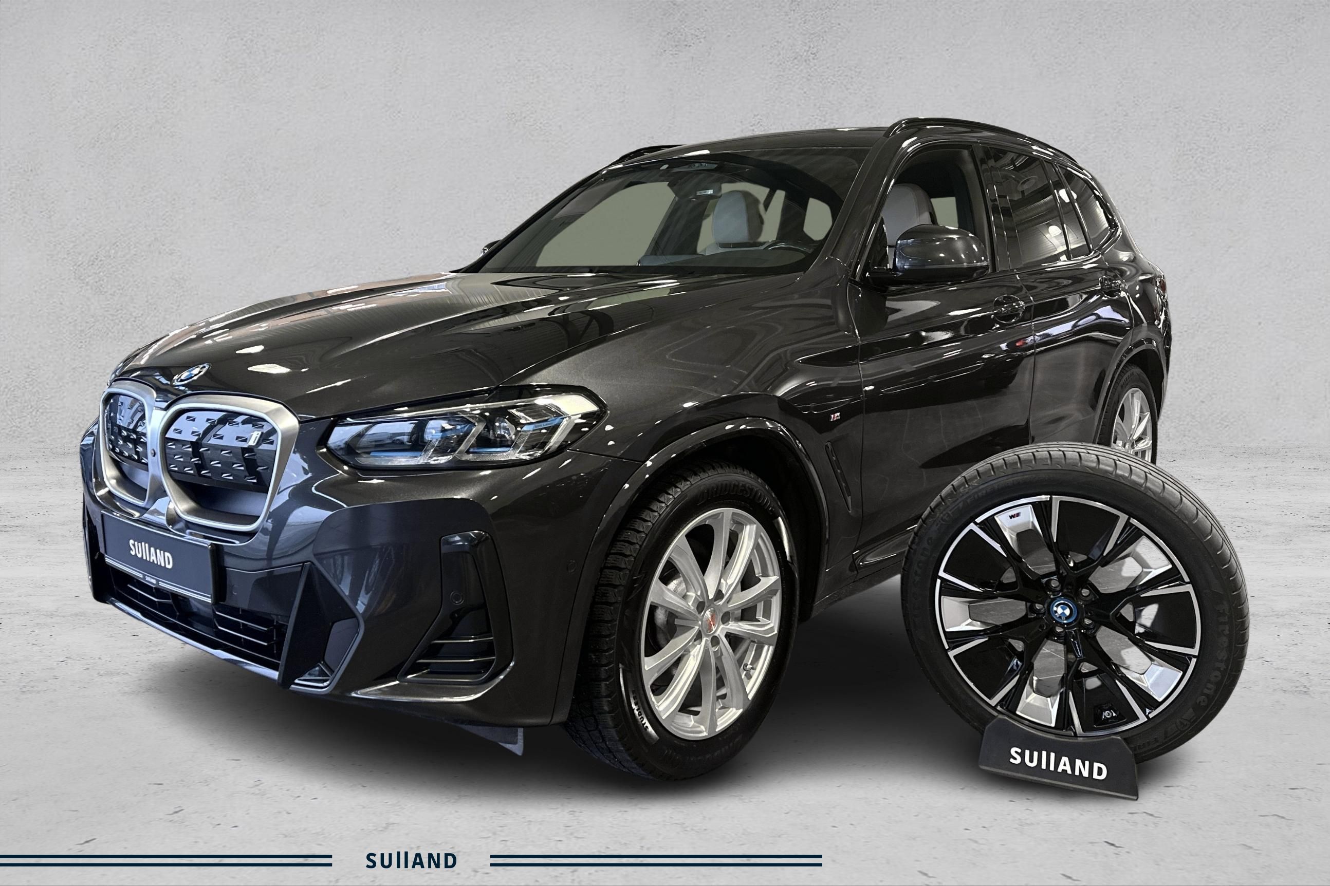 BMW iX3