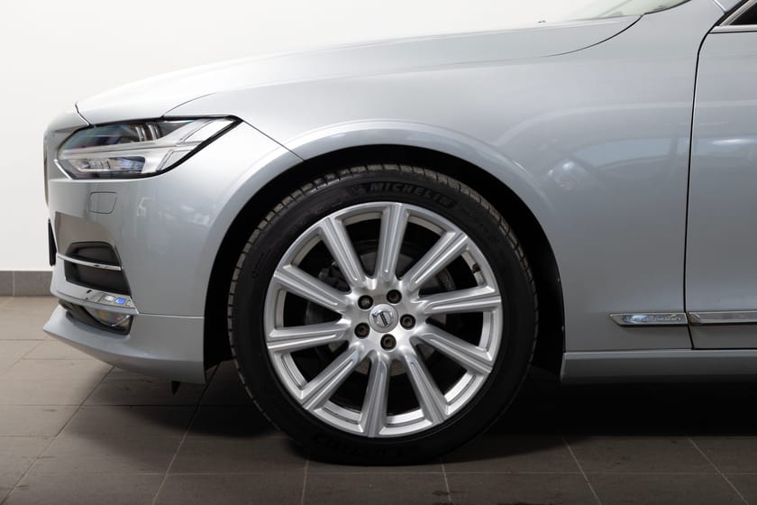 Bild 4 av Volvo V90 D4 AWD Geartronic 190hk B&W/19"/Pvärmare/4-zon