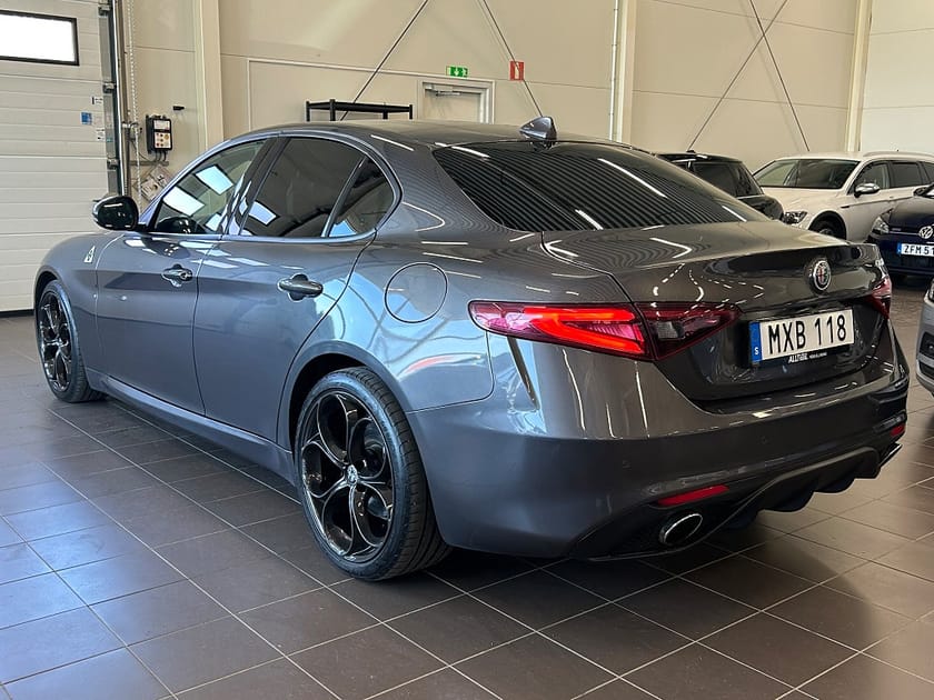 Bild 4 av Alfa Romeo Giulia Super 2.0 Turbo 19" Kamera/Keyless/Elstol/BLIS