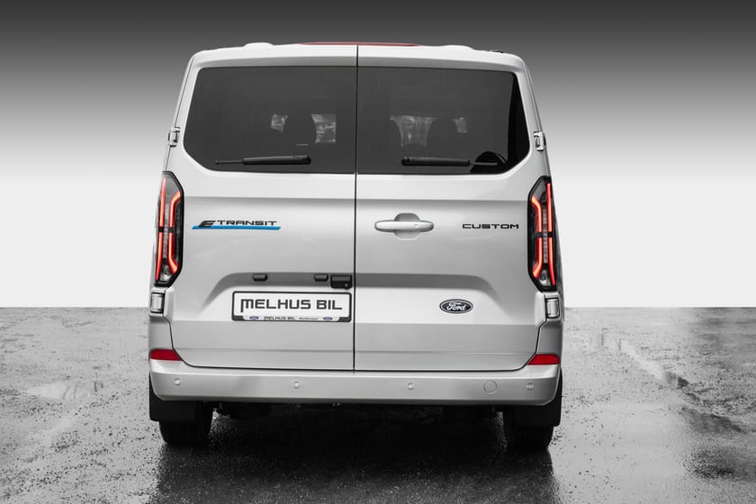 Bilde 4 av Ford E-Transit Custom 340 Combi 9-seter /L2/217hk/Limited/Krok/Ryggekamera