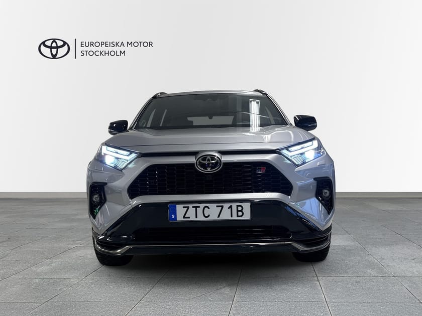 Bild 5 av Toyota RAV4 Plug-in Hybrid 2,5 LADDHYBRID AWD-I GR SPORT / VINTERHJUL