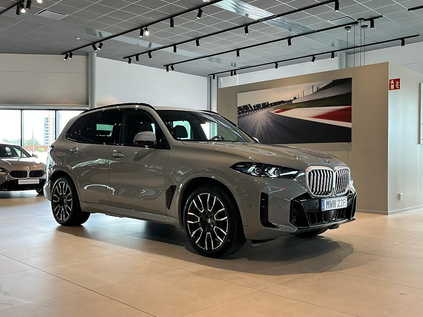Bild 3 av BMW X5 xDrive50e M Sport D/A Pro H/K Panorama Luftfjädring