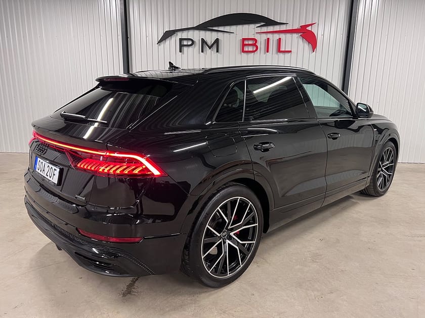 Bild 3 av Audi Q8 60 TFSI e quattro S-Line Panorama Drag B&O 22” MOMS