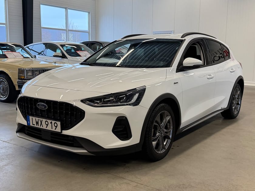 Bild 2 av Ford Focus Active 1.0 EcoBoost Hybrid Business Kamera Rattvärme