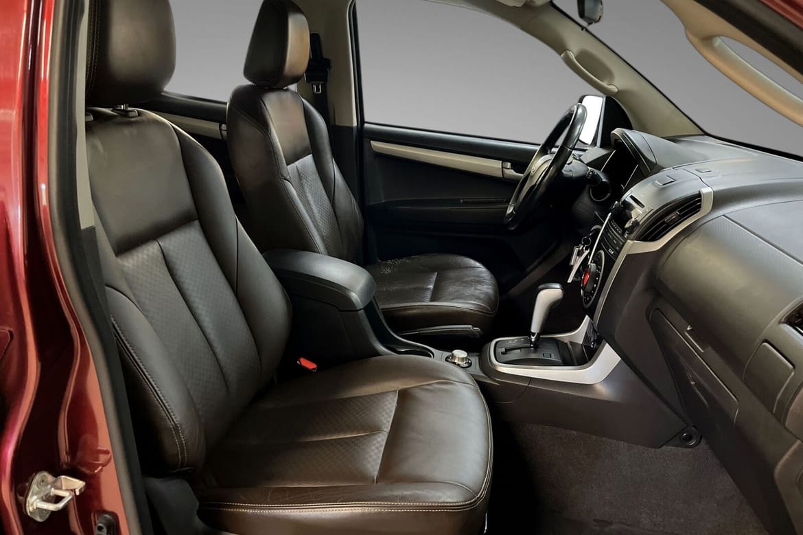 Isuzu D-Max Single Cab 2.5 4WD Automatic, 163hp, 2013