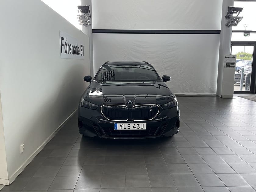 Bild 2 av BMW i5 xDrive40 Touring M Sport Pro Drag H/K 19" Panorama