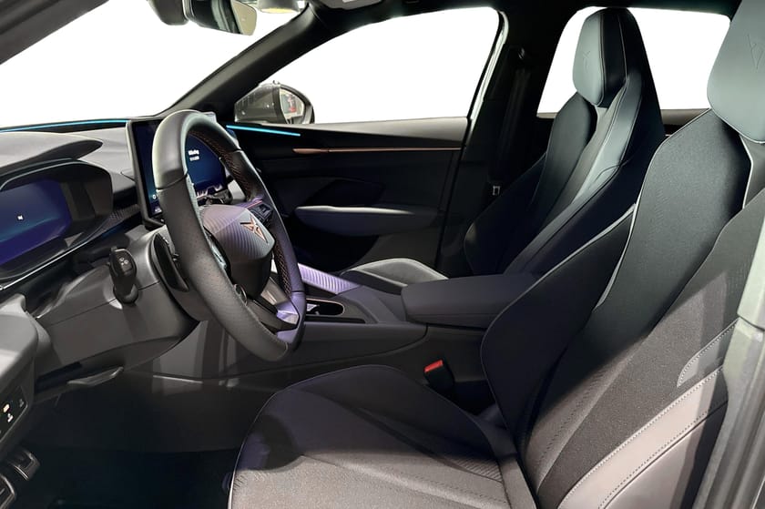 Bild 4 av CUPRA Terramar e-Hybrid 204hk