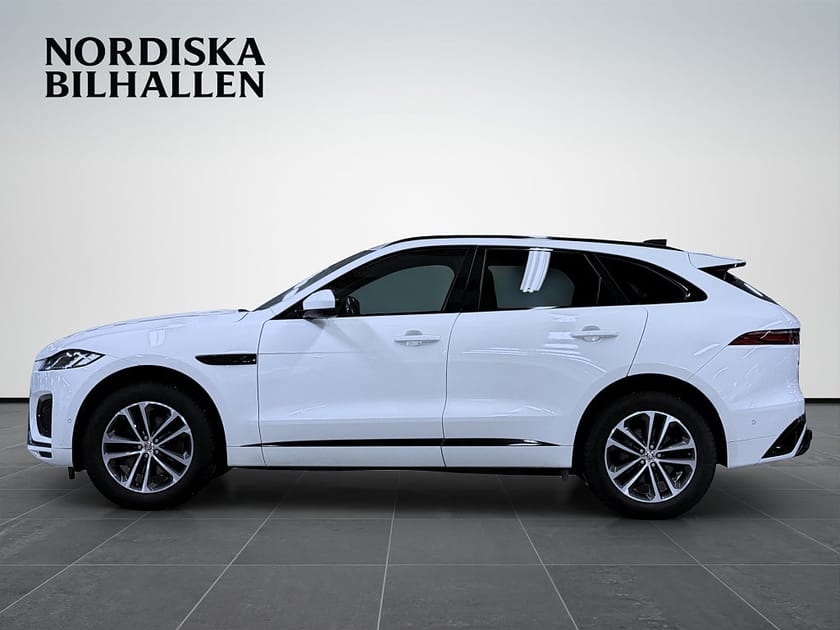 Bild 4 av Jaguar F-Pace P250 R-Dynamic Nyservad Pano Värmare Dragkrok