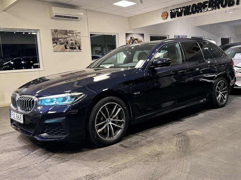 Bild 2 av BMW 530e xDrive Touring Aut M Sport Drag Gps Hi-Fi SE SPEC