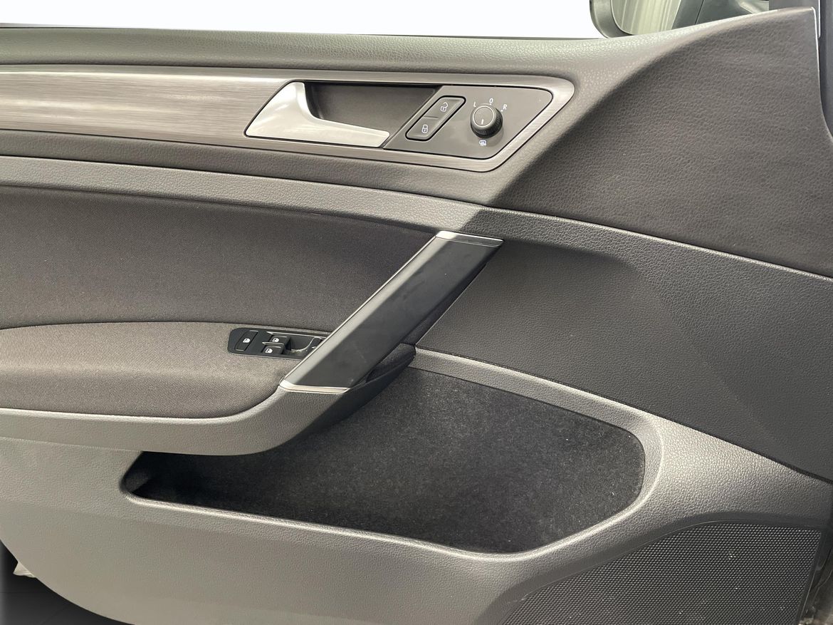 Volkswagen Golf 2020 - miniatyr 18