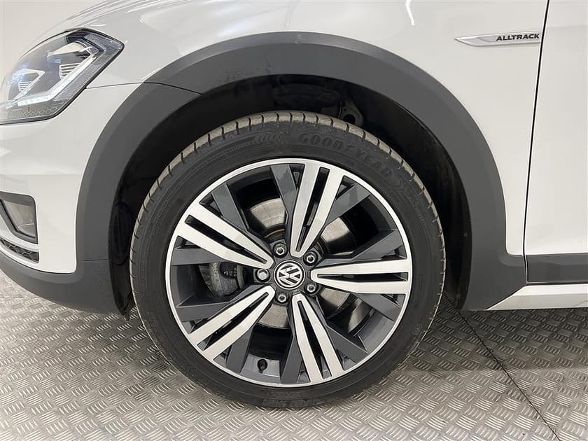 Bild 5 av Volkswagen Golf Alltrack 1.8 TSI 180hk 4M Cockpit BVärm Drag Välserv