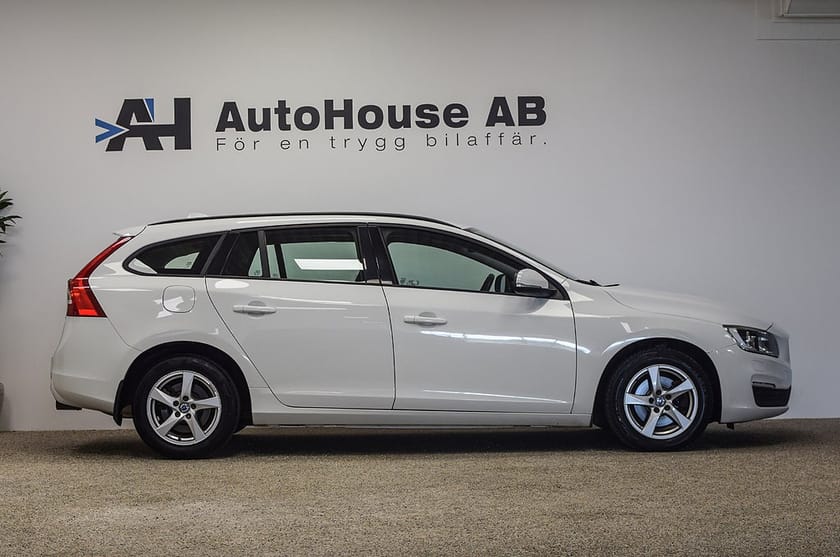 Bild 3 av Volvo V60 T3 Kinetic Bränslevärmare P-sensorer Garanti