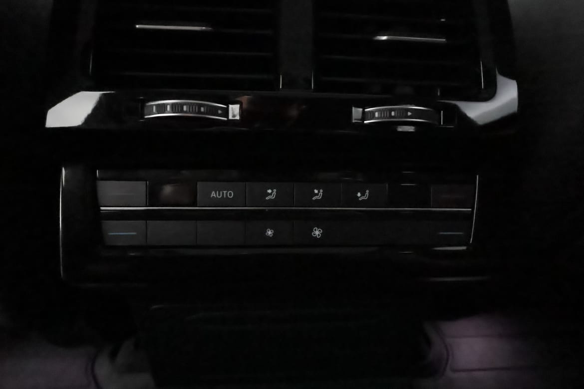 Volkswagen Touareg 2021 - miniatyr 25