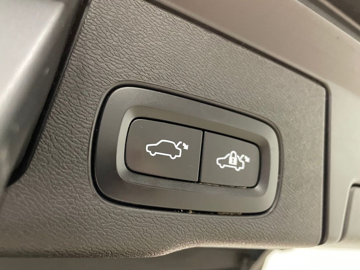 Volvo XC60 2023 - miniatyr 8