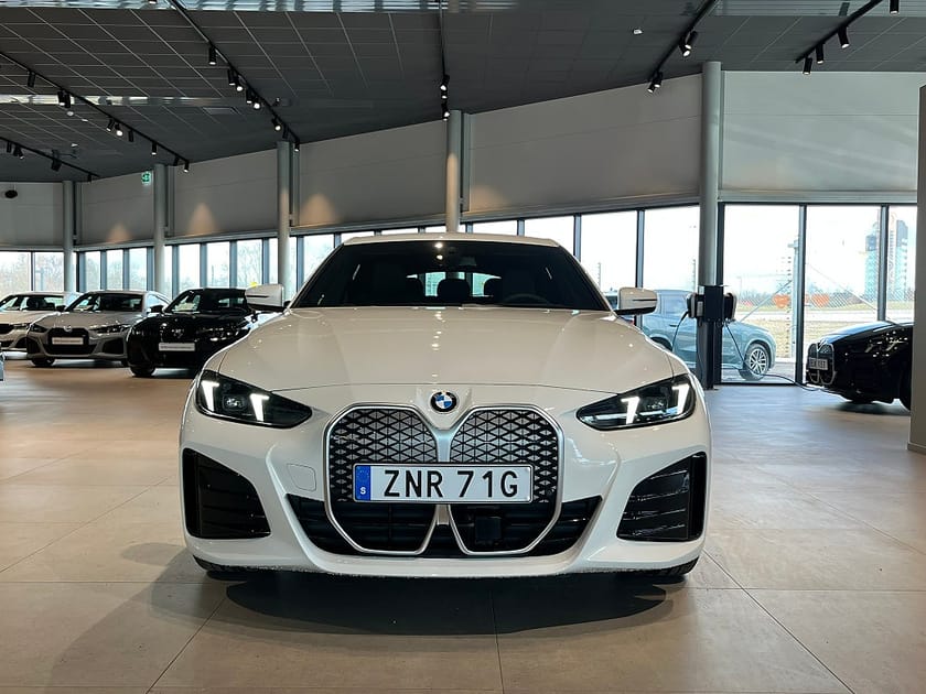 Bild 2 av BMW i4 eDrive40 Gran Coupé M Sport Adapt Farth Rattvärme Drag