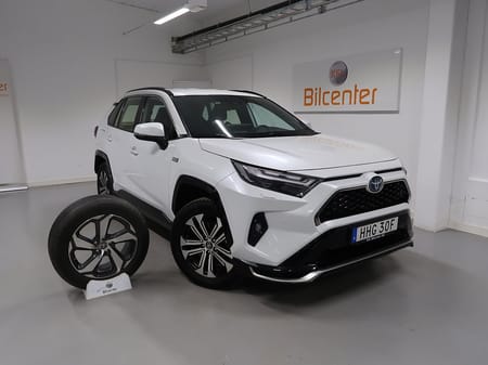 Toyota RAV4 Plug-in Hybrid V-Däck ingår JBL-Drag-Kamera-Cockpit-Els