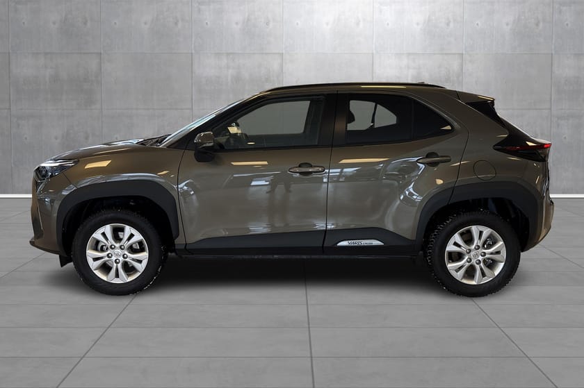 Bilde 2 av Toyota Yaris Cross Hybrid 115 AWD-i MEGET PEN/ACTIVE TECH/LAV KM