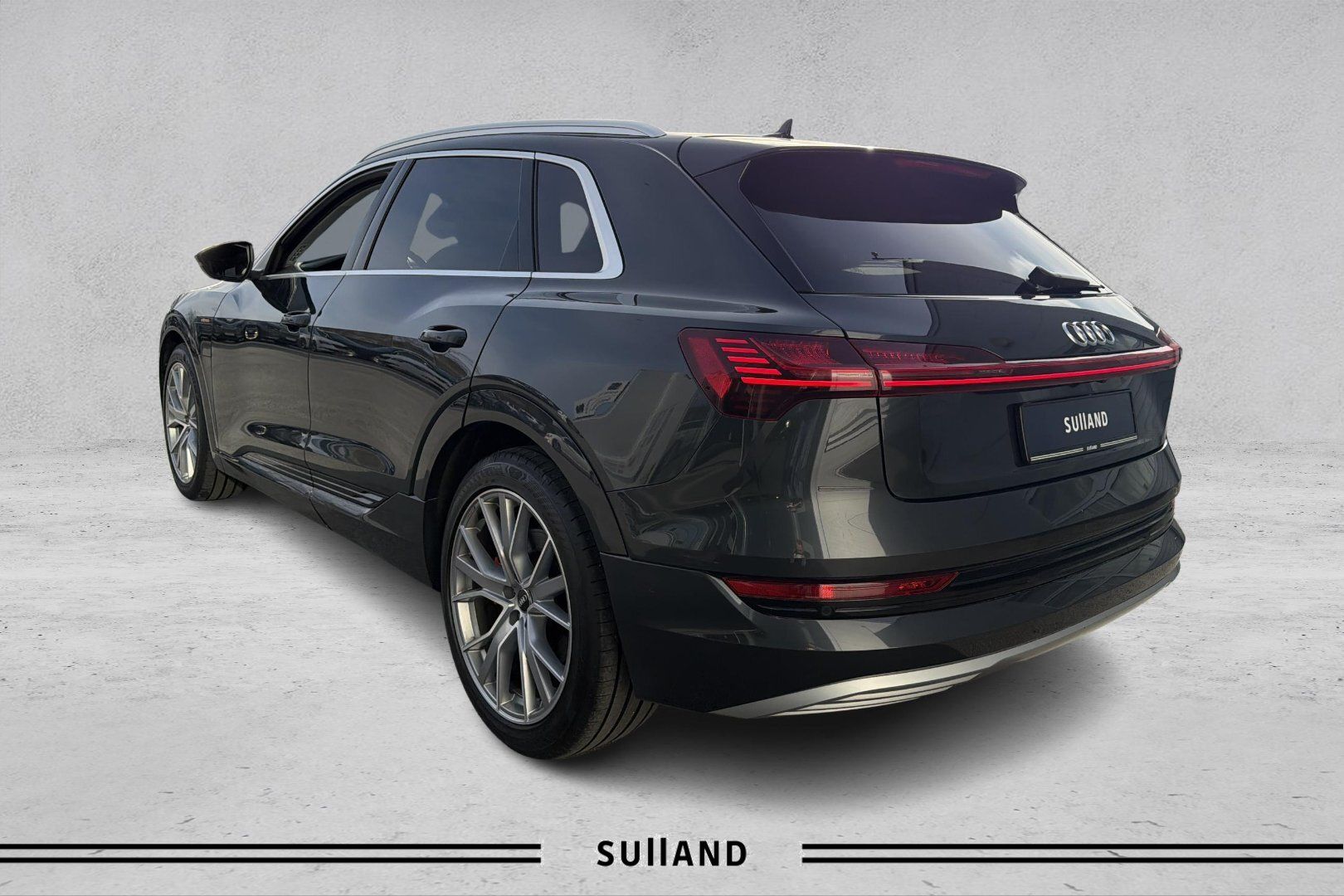 Thumnail bilde 2 av Audi e-tron 50 quattro