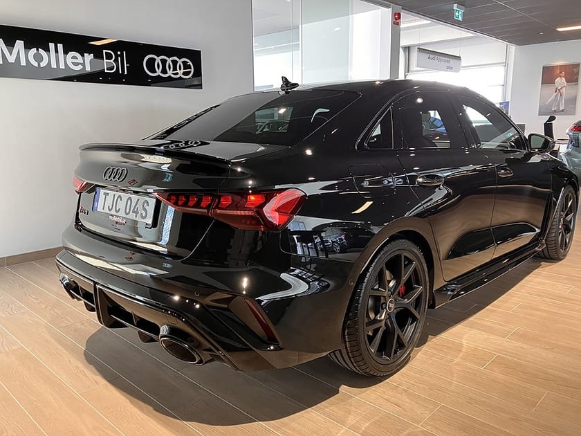 Bild 3 av Audi RS3 Sedan 400hk Quattro