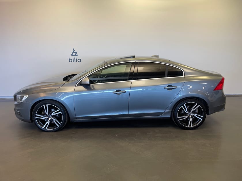 Bild 2 av Volvo S60 D3 Classic R-Design / Taklucka / 19" hjul /