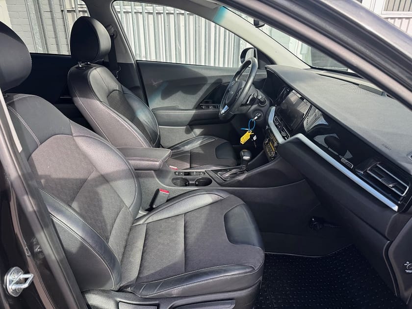 Bild 5 av Kia Niro P-HEV 141HK DCT ADVANCE PLUS / VÄRMARE / NAVI