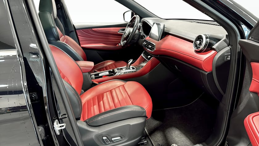 Bild 3 av MG EHS PHEV LUXURY | |