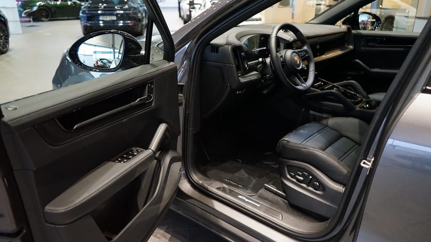 Bild 5 av Porsche Cayenne Coupé E-Hybrid Black Edition