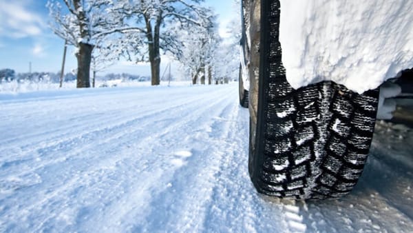 Kör säkert på hala vägar