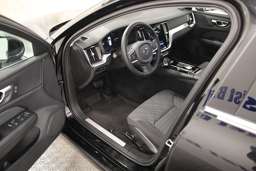 Bild 2 av Volvo V60 T6 Recharge Core Plug in AWD 350HK