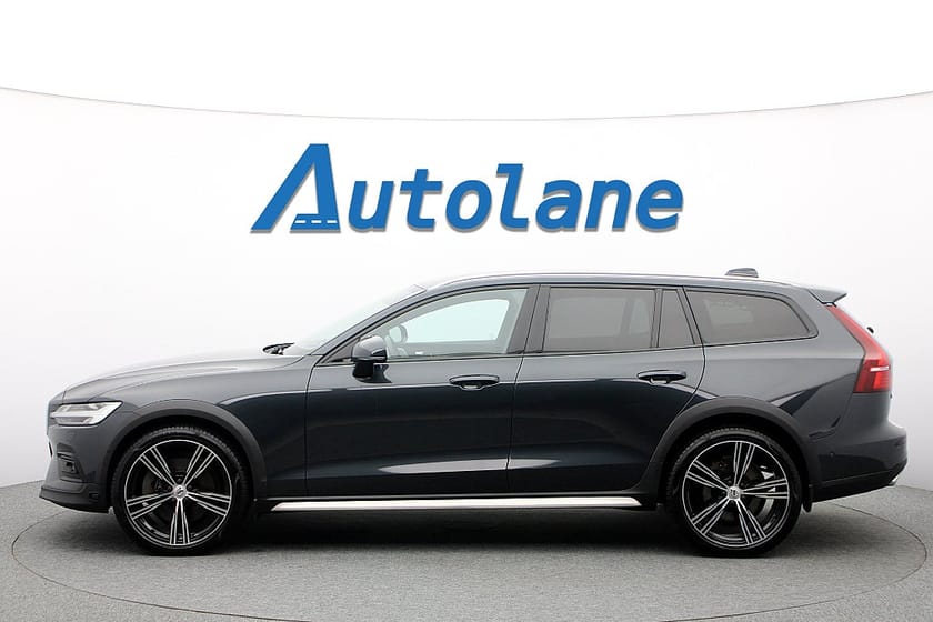 Bild 5 av Volvo V60 Cross Country D4 AWD B&W, 360°,  Skinn, 20", Drag, HUD, BLIS 190hk