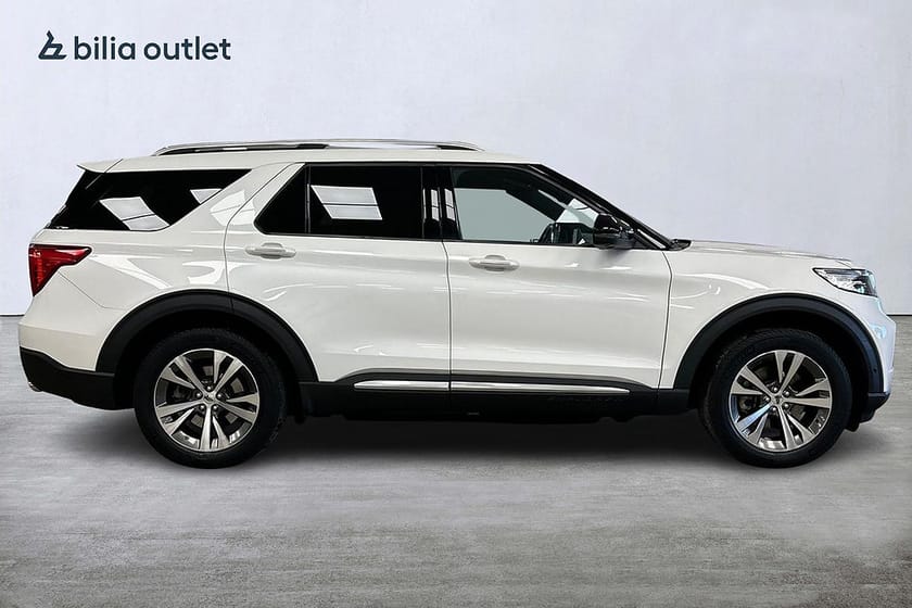 Bild 5 av Ford Explorer Plug-In Hybrid Platinum 7-sits Pano Drag 360°kam Skinn