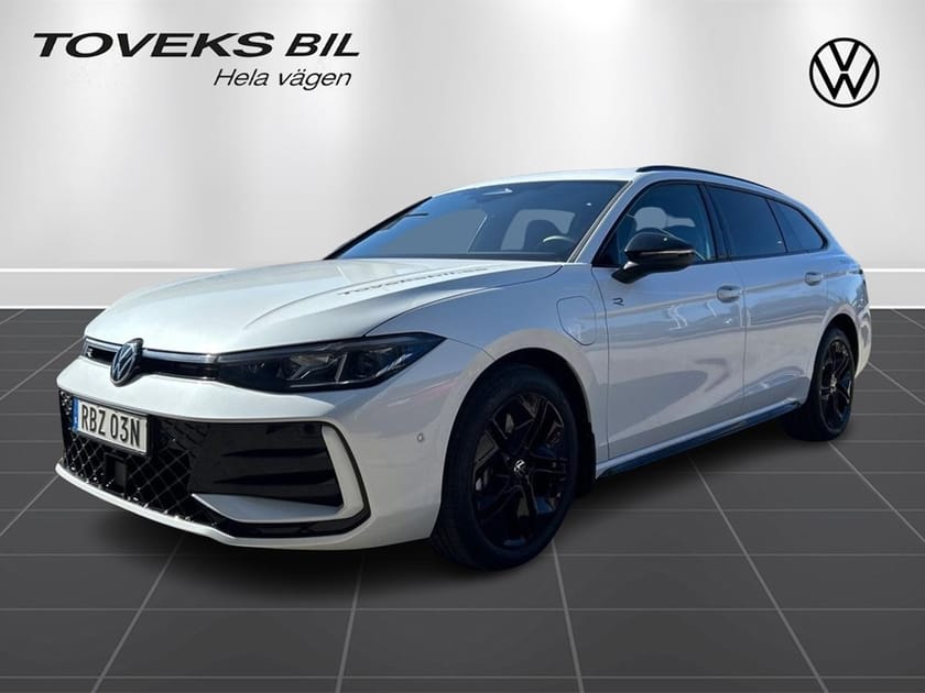 Bild 1 av Volkswagen Passat Variant eHybrid PB   R-LINE 1.5 TSI 272 HK DEMO