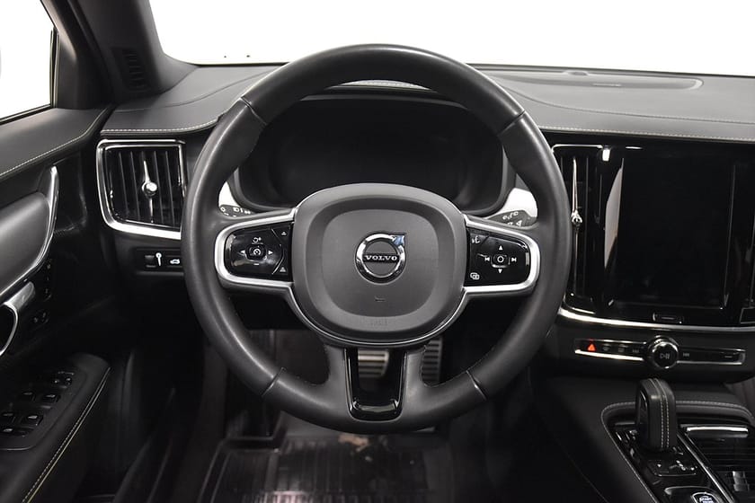 Bild 2 av Volvo V90 Recharge T6 AWD R-Design H/K Drag B-Värm 340hk