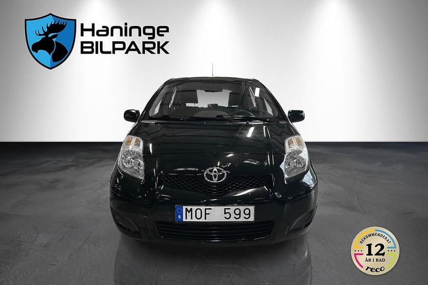 Bild 3 av Toyota Yaris 5-DR 1.4 SUPERDEAL 3.95% / FÅ ÄGARE.