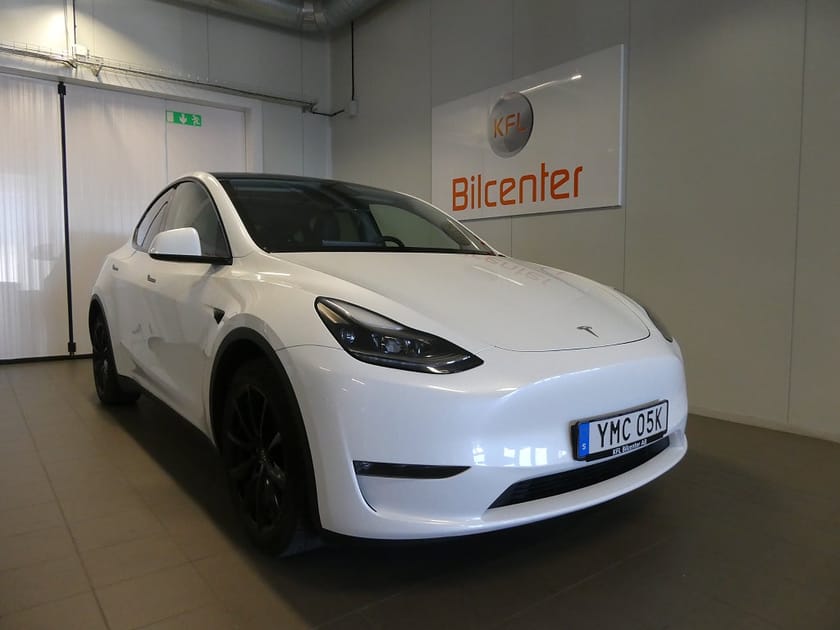 Bild 1 av Tesla Model Y Long Range AWD Drag-Skinn-Panorama-Navi-Rattvärme-SoV